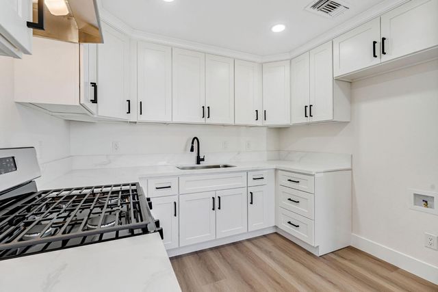 1812 W 5th Street, Madera, CA 93637