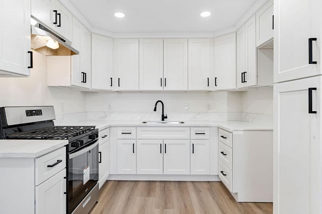 1812 W 5th Street, Madera, CA 93637