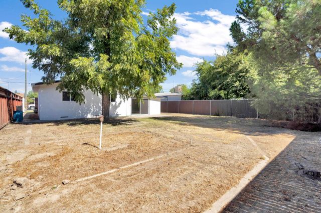 1812 W 5th Street, Madera, CA 93637