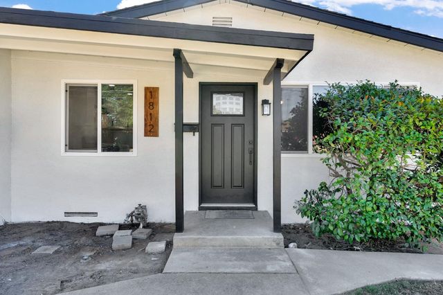 1812 W 5th Street, Madera, CA 93637