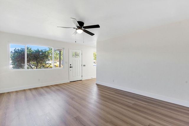 1812 W 5th Street, Madera, CA 93637