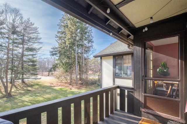 4 Foxwood Drive 5, Pleasantville, NY 10570