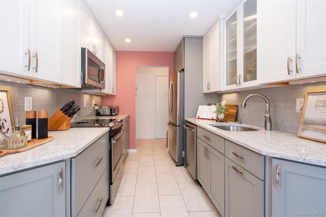 4 Foxwood Drive 5, Pleasantville, NY 10570