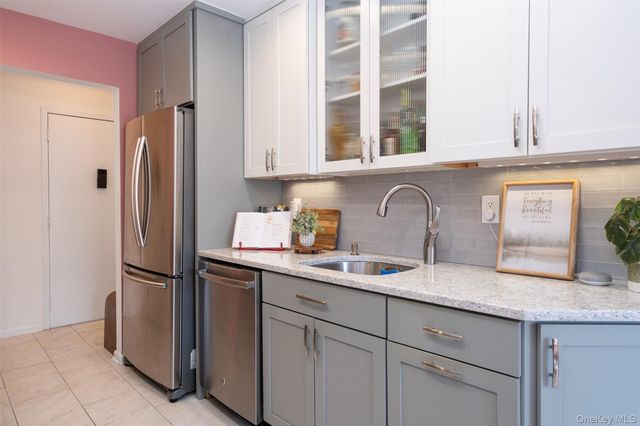 4 Foxwood Drive 5, Pleasantville, NY 10570