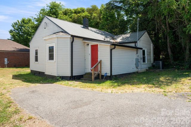136 S Broadway Street, Forest City, NC 28043