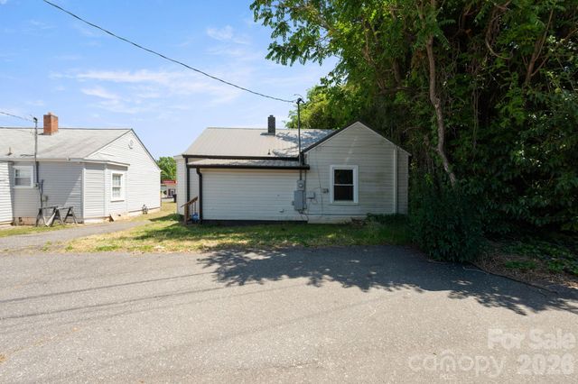 136 S Broadway Street, Forest City, NC 28043