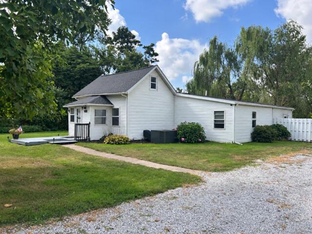 1290 Old Porter Road, Porter, IN 46304