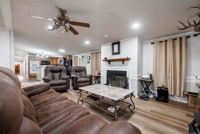 1001 Crystal Hill Road, Hot Springs, AR 71913