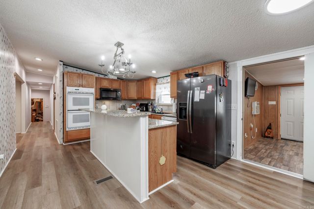 1001 Crystal Hill Road, Hot Springs, AR 71913