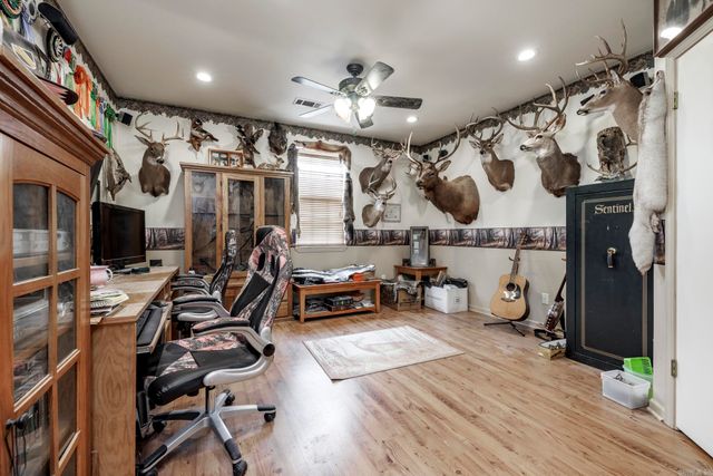 1001 Crystal Hill Road, Hot Springs, AR 71913