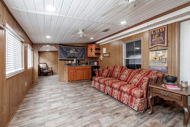 1001 Crystal Hill Road, Hot Springs, AR 71913