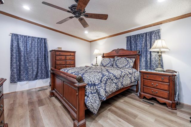 1001 Crystal Hill Road, Hot Springs, AR 71913