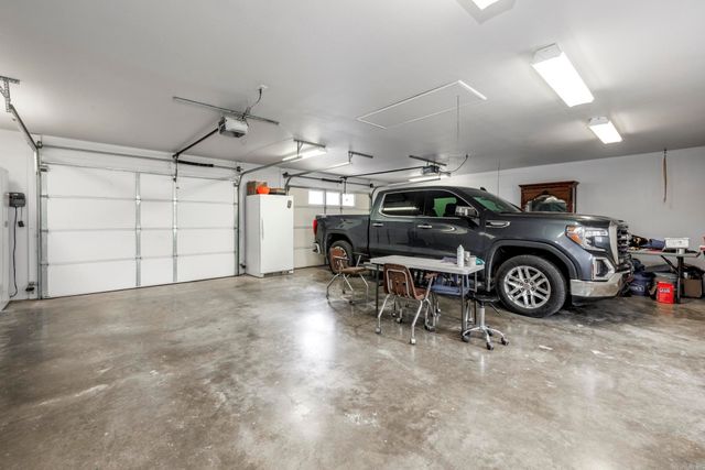 1001 Crystal Hill Road, Hot Springs, AR 71913