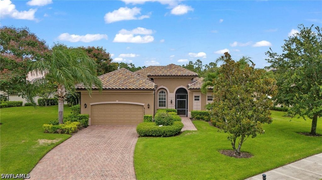 6155 Dogleg DR, Naples, FL 34113