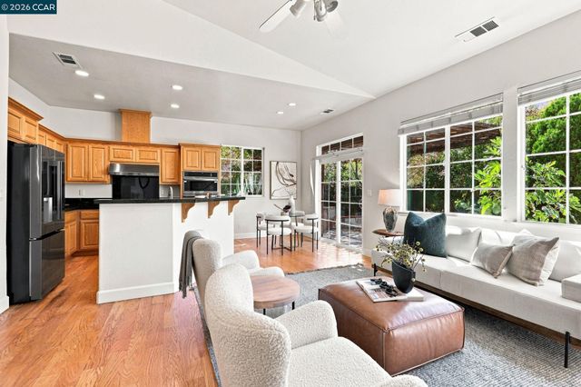 1101 Sunny Cove St, Walnut Creek, CA 94597
