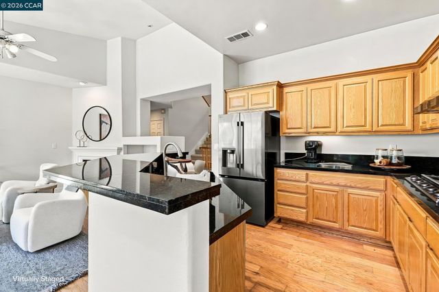 1101 Sunny Cove St, Walnut Creek, CA 94597