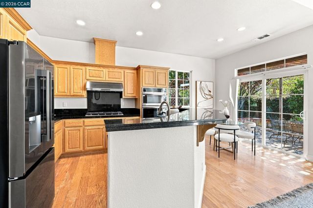 1101 Sunny Cove St, Walnut Creek, CA 94597