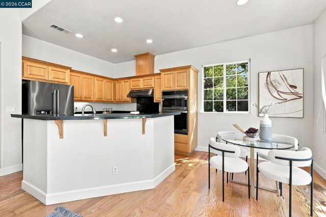 1101 Sunny Cove St, Walnut Creek, CA 94597