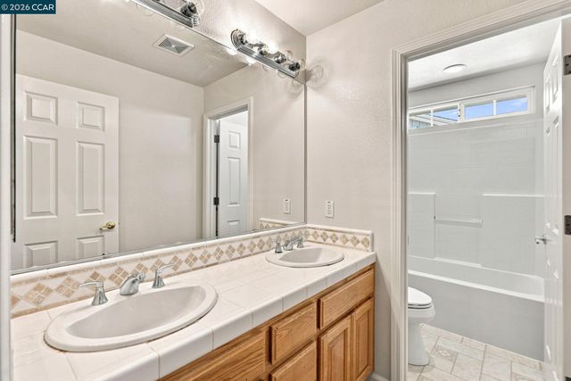 1101 Sunny Cove St, Walnut Creek, CA 94597