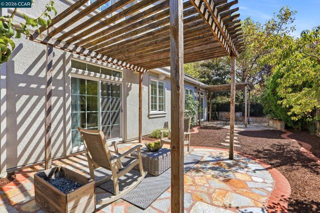 1101 Sunny Cove St, Walnut Creek, CA 94597
