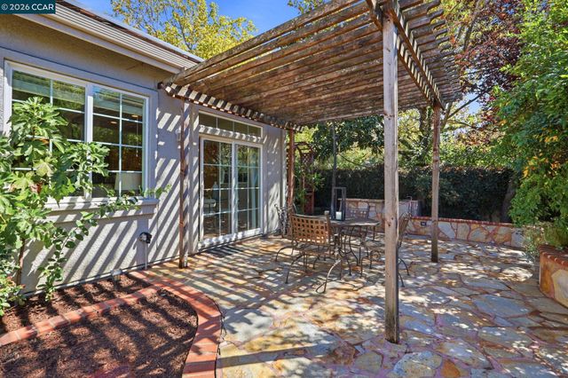1101 Sunny Cove St, Walnut Creek, CA 94597