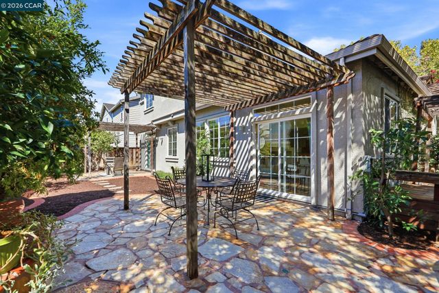 1101 Sunny Cove St, Walnut Creek, CA 94597