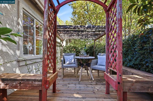 1101 Sunny Cove St, Walnut Creek, CA 94597