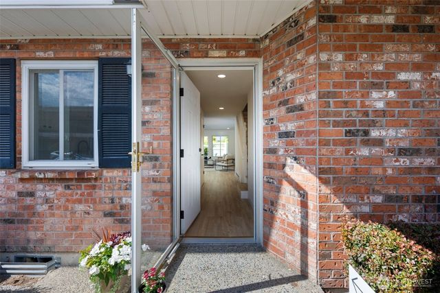 957 12th Street NE #1009, Auburn, WA 98002