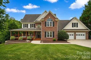 4616 20th Street Place NE, Hickory, NC 28601