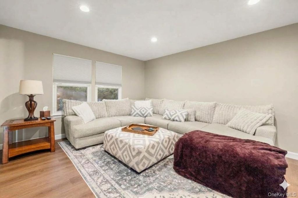 23 Blueberry Lane, Patchogue, NY 11772 — photo 3