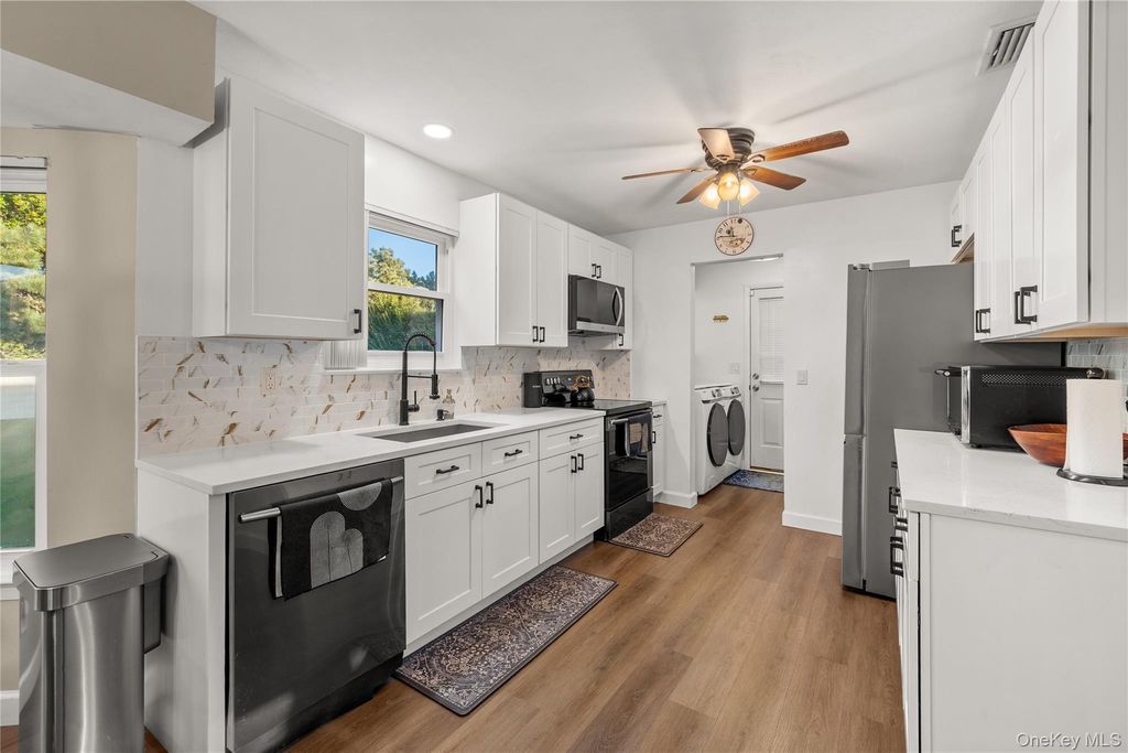 23 Blueberry Lane, Patchogue, NY 11772 — photo 4