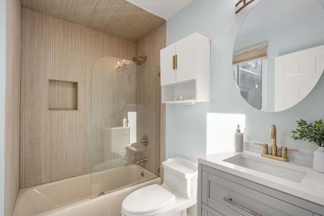 183 Kings Grant Rd, Weston, MA 02493