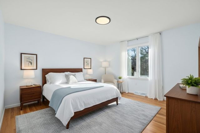 183 Kings Grant Rd, Weston, MA 02493