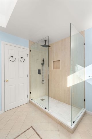 183 Kings Grant Rd, Weston, MA 02493