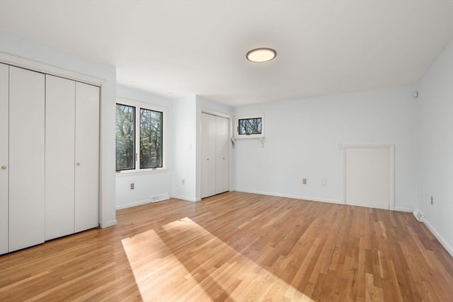 183 Kings Grant Rd, Weston, MA 02493