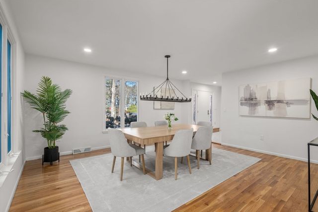 183 Kings Grant Rd, Weston, MA 02493