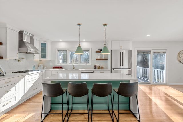 183 Kings Grant Rd, Weston, MA 02493