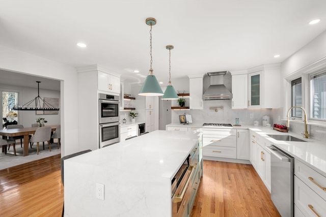 183 Kings Grant Rd, Weston, MA 02493