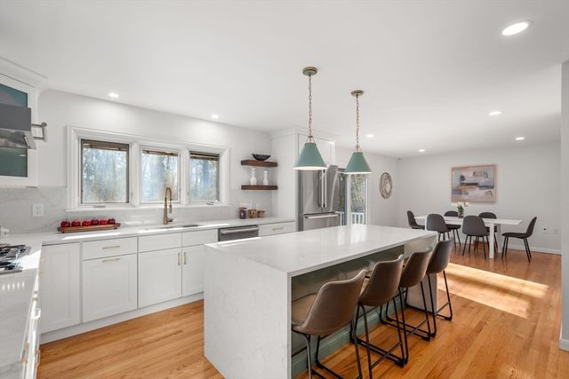 183 Kings Grant Rd, Weston, MA 02493