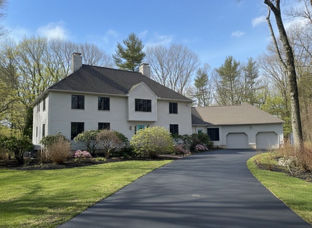 183 Kings Grant Rd, Weston, MA 02493