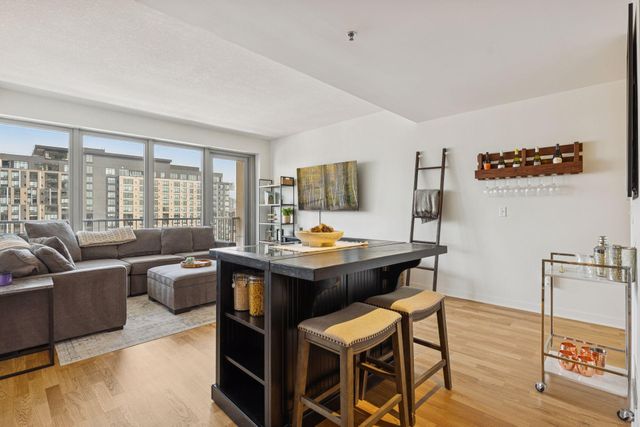 929 Portland Avenue 902, Minneapolis, MN 55404