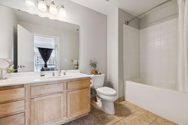 929 Portland Avenue 902, Minneapolis, MN 55404