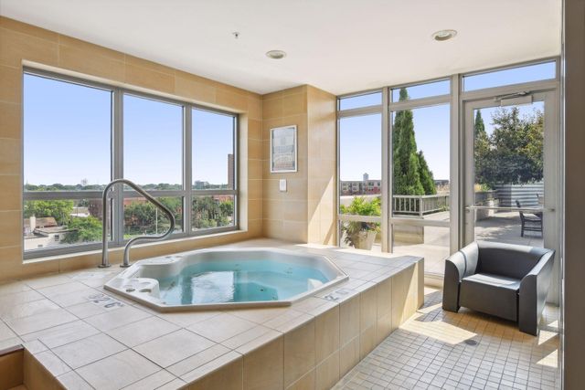 929 Portland Avenue 902, Minneapolis, MN 55404