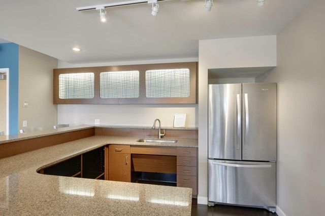 929 Portland Avenue 902, Minneapolis, MN 55404