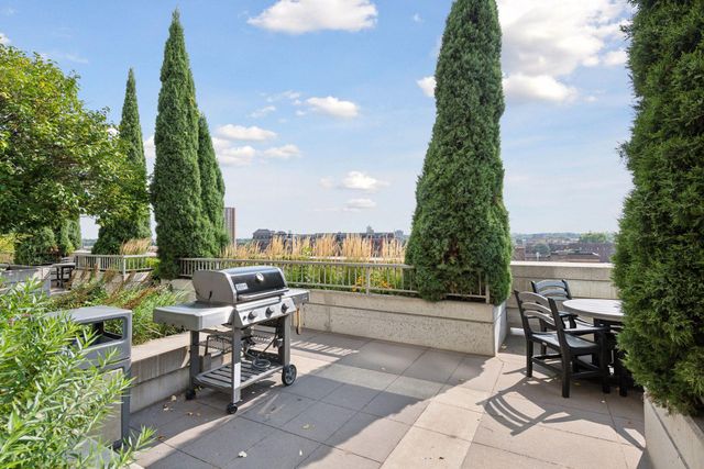 929 Portland Avenue 902, Minneapolis, MN 55404