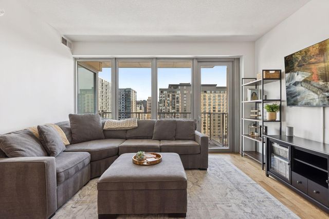 929 Portland Avenue 902, Minneapolis, MN 55404