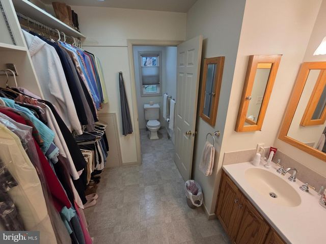 588 CROSSWINDS DR, Lititz, PA 17543