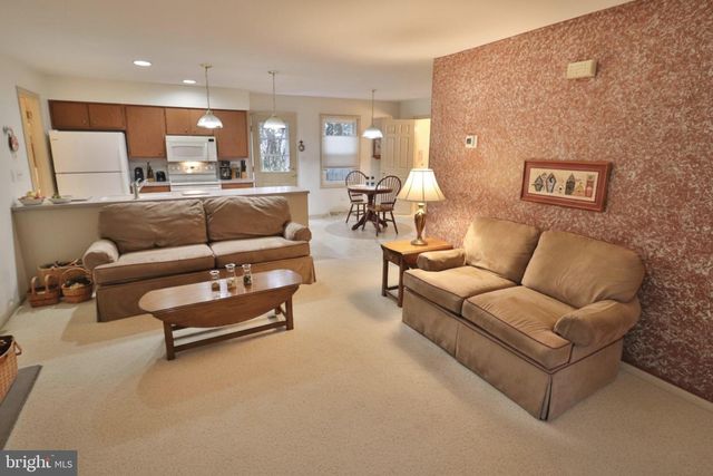 588 CROSSWINDS DR, Lititz, PA 17543