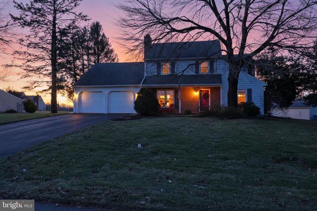 588 CROSSWINDS DR, Lititz, PA 17543
