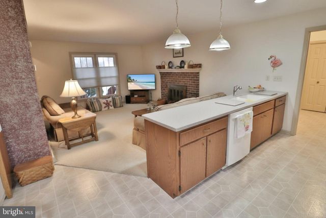 588 CROSSWINDS DR, Lititz, PA 17543